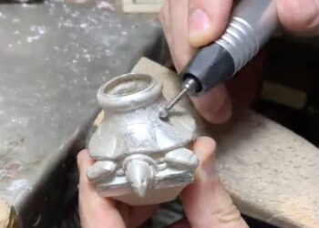 Un báculo en memoria de Gaudí, fe y arte en el regalo para el Papa en Barcelona
