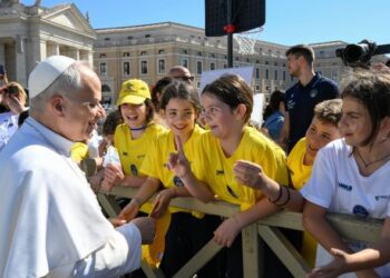 Catequesis: El Papa León XIV recuerda que la fe se vive, no solo se estudia