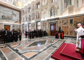 El Papa: Cristianos y musulmanes podemos transformar la indiferencia en solidaridad