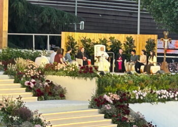 El Papa llama a los jóvenes a «dar una nueva dirección a la sociedad» desde el trabajo cotidiano