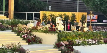 El Papa llama a los jóvenes a «dar una nueva dirección a la sociedad» desde el trabajo cotidiano