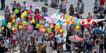 El Papa: En un mundo obsesionado por el poseer Jesús nos invita a la entrega