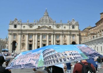 El Papa en el Ángelus: San Pedro y San Pablo encarnan la unidad de la Iglesia