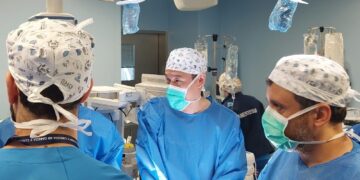 El Hospital público Príncipe de Asturias, primero de España en implantar una innovadora prótesis que recupera la voz y la deglución
