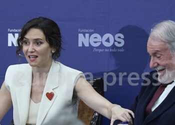 Díaz Ayuso critica que Sánchez no presentara los Presupuestos por la situación internacional y en una semana sí lo haga: “Son una farsa y una tomadura de pelo”