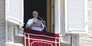 León XIV en el Ángelus: “la contemplación nos hace apóstoles creíbles y libres”
