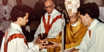 El 19 de junio de 1982, Robert Prevost fue ordenado sacerdote
