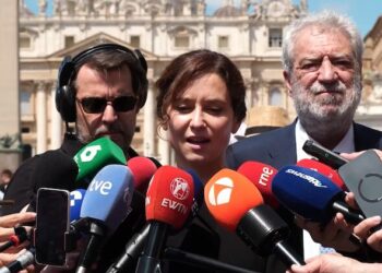 Díaz Ayuso ha visto al Papa con “ilusión” por su viaje a España y cree que se llevará un mensaje de “unidad” aparcando las “diferencias un rato”