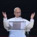 El Papa en el ángelus: Sólo en la cruz de Jesús se redime el mal