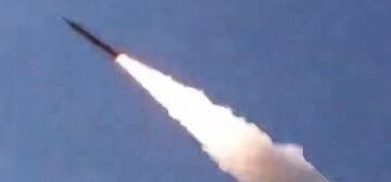 Escalada de ataques entre Estados Unidos e Irán. Cinco países del Golfo alcanzados