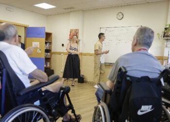 La Comunidad de Madrid desarrolla un programa pionero para dar apoyo psicológico a 60 familias que afrontan la discapacidad en su entorno más cercano