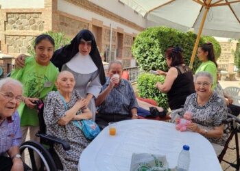 La tercera edad no es una carga que gestionar, sino un don que custodiar