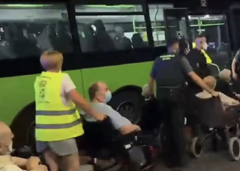 La Comunidad de Madrid coordina el traslado de más de 1.300 mayores, personas con discapacidad, y menores de 19 residencias, vecinos en emergencia y jóvenes por los incendios
