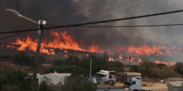 Obispo de Almería se une al dolor por trágico incendio en Bédar