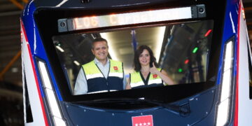 Presentación del primero de los 48 nuevos trenes autónomos que circularán por la L6 en 2027: “Metro crece al compás de esta región trepidante”