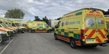 El SUMMA 112 de la Comunidad de Madrid atiende desde el inicio del incendio a 80 pacientes, 15 de ellos trasladados al hospital con pronóstico leve