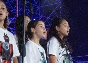 En Castel Gandolfo: con el Papa, las voces por la paz de jóvenes coralistas y de Bocelli