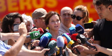 Díaz Ayuso anuncia un millón de euros para ayudar a ganaderos afectados por los incendios en la alimentación y asistencia veterinaria