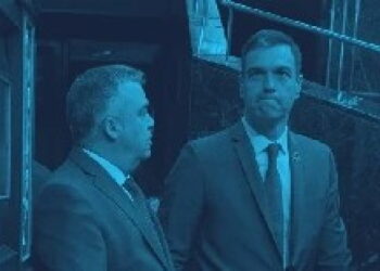 Cloacas: van cayendo en grupo y uno a uno
