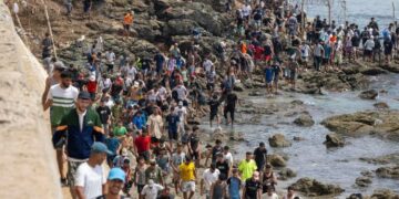 Ceuta: el Papa expresa su preocupación por la situación migratoria y pide diálogo