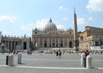 El Papa firma la nueva Ley Fundamental del Estado de la Ciudad del Vaticano