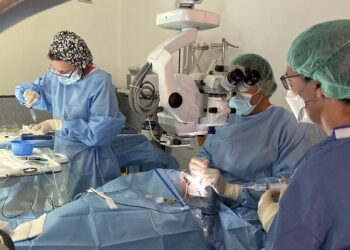 El Hospital público de Móstoles incorpora una de las plataformas quirúrgicas más avanzadas del mundo en cirugía ocular