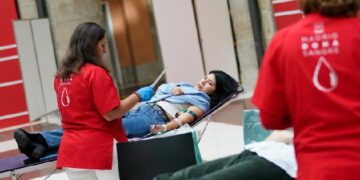 La Comunidad de Madrid hace un llamamiento urgente a la donación de sangre con seis grupos en alerta roja y las reservas al 38%