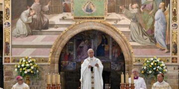León XIV: La revolución del Evangelio derriba los muros que separan