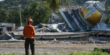 León XIV: profunda tristeza por el terremoto en Indonesia, cercanía a todas las víctimas