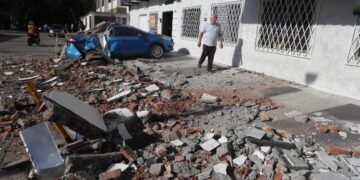 Terremoto de 7,4 sacude Colombia: fallecidos y daños en varias ciudades