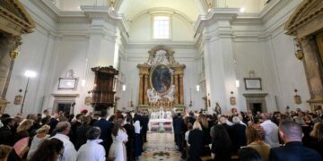 León XIV: Ante la pureza incorrupta de María abandonar el hedonismo que aprisiona