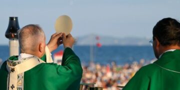 El Papa: El mundo ofrece caos y evasión cuando el bienestar reside en nosotros mismos