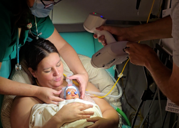 El Hospital público 12 de Octubre fabrica mascarillas nasales personalizadas en 3D para bebés prematuros de menos de 1.500 gramos