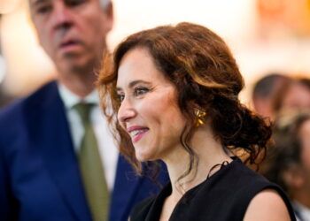 Díaz Ayuso defiende que no haya “trampas” el 29N y pide a la gente que no se confíe: “Tenemos al frente del Gobierno al hombre más trilero en democracia, que no respeta ni las urnas de cartón de su partido”