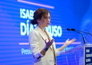 Díaz Ayuso reclama una regulación ajustada para el uso de la tecnología, siempre con un propósito humano: “al servicio de la vida y de la libertad”