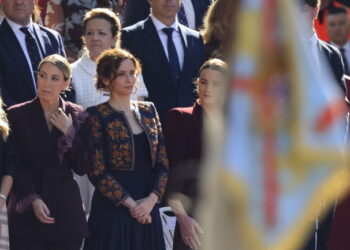 Díaz Ayuso celebra el Día de la Fiesta Nacional y que sea “el último desfile de Sánchez”: “La gente está harta de tanta impunidad, mentira y mafia”