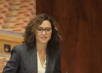 Díaz Ayuso asegura que “ser socialista es tener poca vergüenza y dar mucha” y cree que Sánchez está preparando un plan B porque los trucos de trilero le están “saliendo fatal”