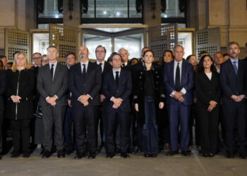 El Ayuntamiento de Madrid guarda un minuto de silencio por las víctimas del accidente ferroviario de Toledo