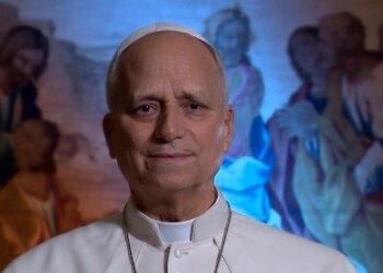 El Papa llama a reconstruir la paz y rechaza la guerra en nombre de Dios