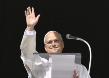 El Papa: Amamos a Dios al amar a nuestros hermanos