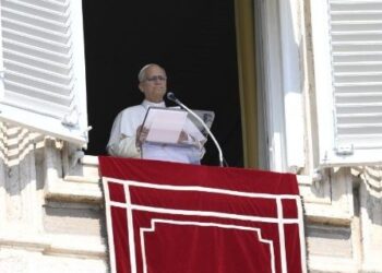 El Papa: Invoquemos a María para que los pueblos sean liberados de la guerra
