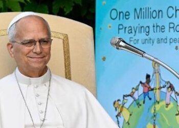 El Santo Padre junto un millón de niños rezan por la paz