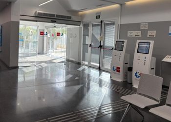 La Comunidad de Madrid moderniza los soportes digitales de los centros de salud para potenciar la gestión de turnos y de información