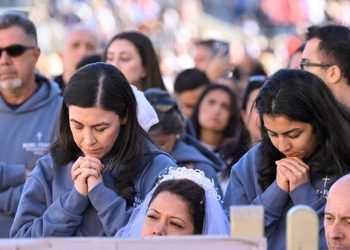 El Papa: “Sin familias fuertes, el mundo no tiene futuro”