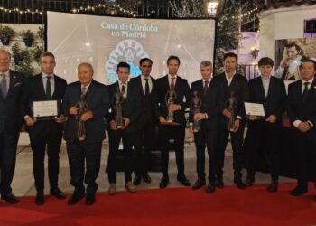 Díaz Ayuso, reconocida en los Premios de Los Cinco Califas por su apoyo a la tauromaquia