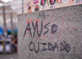 La Comunidad de Madrid denuncia ante la Fiscalía amenazas, insultos y expresiones ofensivas por posibles delitos de odio contra la presidenta Díaz Ayuso en la acampada ilegal de la Puerta del Sol